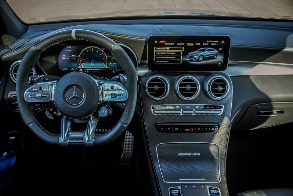 Mercedes-Benz GLC 63 S AMG Coupé 2021 mieten Berlin SUV Sportwagen Hochzeitsauto in Berlin