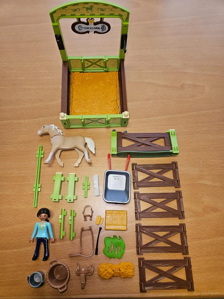 Playmobil 9479 Spirit Chica & Linda Box Pferdebox Stall Pferdebox in Römerstein