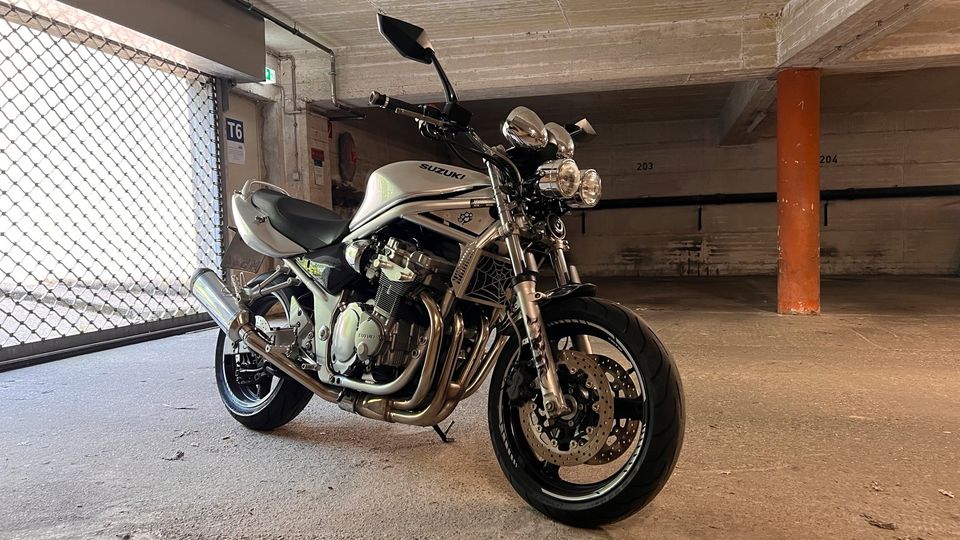 Suzuki Bandit GSF600S umgebaut auf Nacked in Düsseldorf