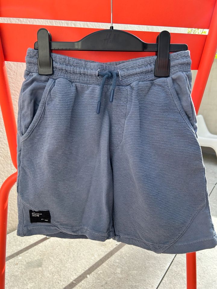 ZARA lässige  kurze Hose Shorts Sweatshorts Gr. 9 134 140 in Stuttgart