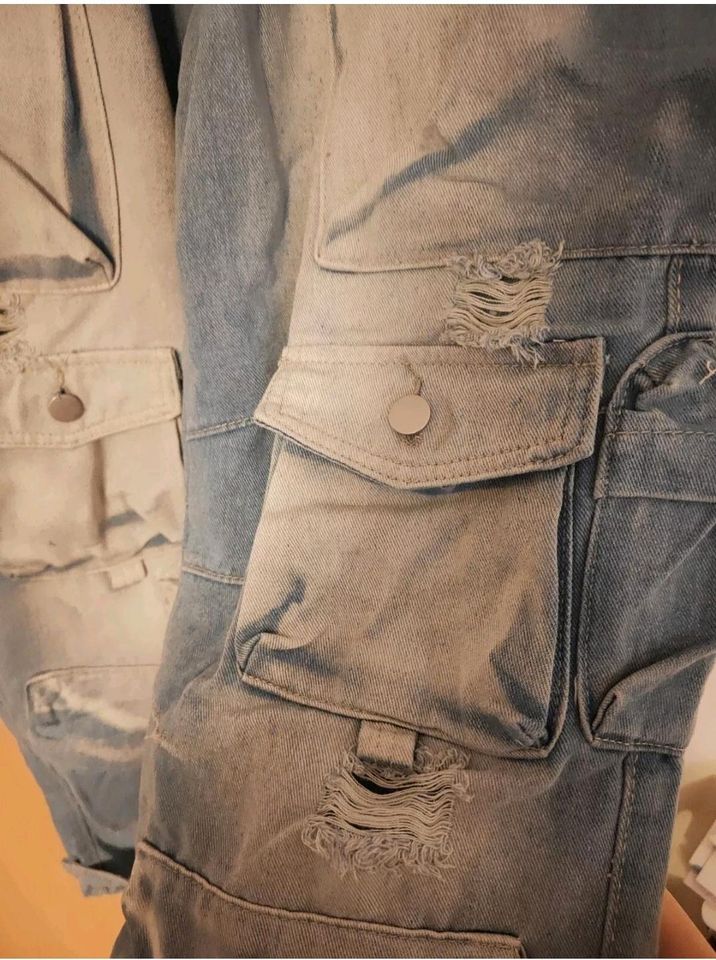 Cargo-Jeans mit aufgesetzten Taschen, S in Wächtersbach