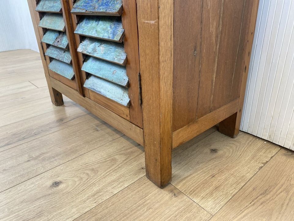 Boatwood by WMK # Sehr hübsche Kommode mit Lamellentüren , ein aus altem Bootsholz handgefertigtes Unikat aus massivem Teakholz # Schrank Schuhkommode Schuhschrank Sideboard Wäschekommode Flurkommode in Berlin