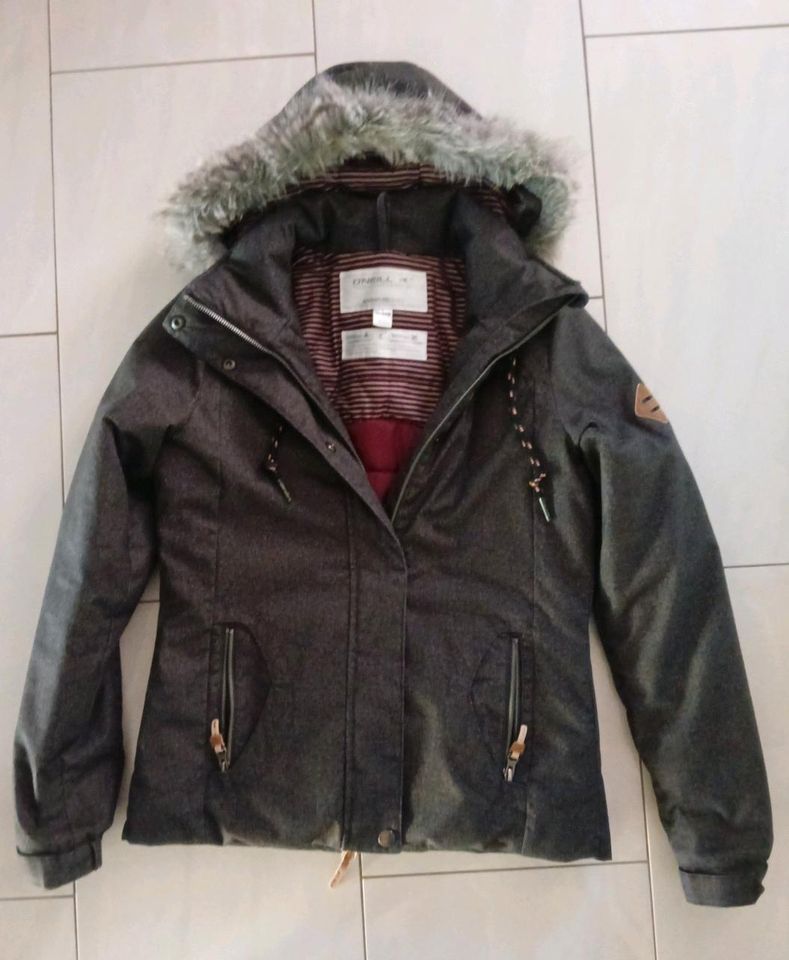 Winterjacke von O'Neill Gr. S in Groß-Rohrheim