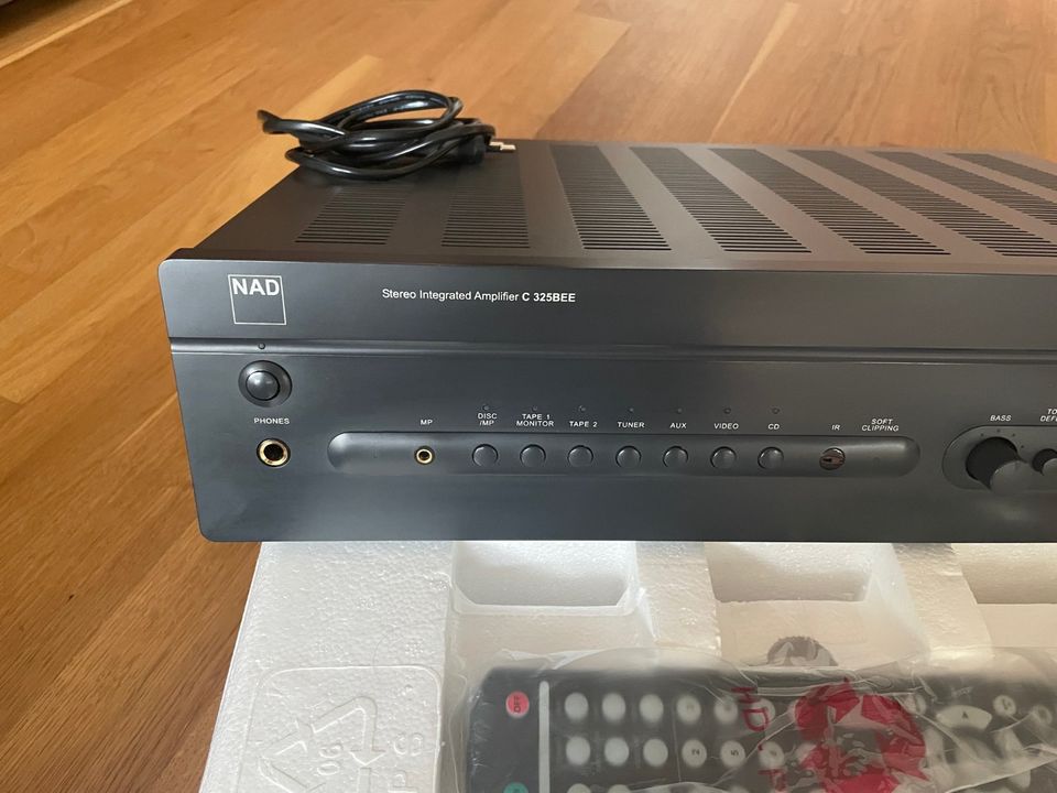 NAD Stereo Integrated Amplifier C 325BEE in Köln