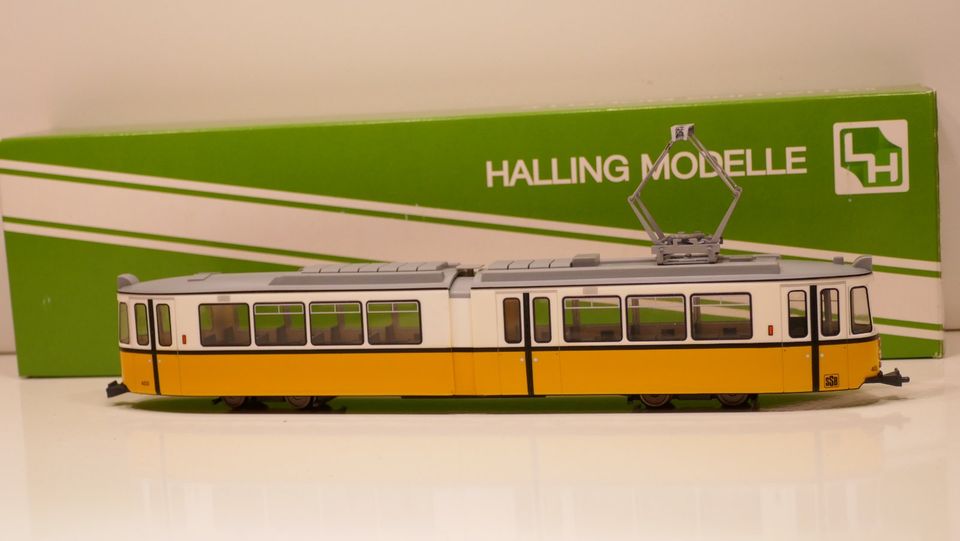 Halling GT4 Stuttgart mit Antrieb Nr. 403 Tram Strassenbahn H0 1/ in Hannover