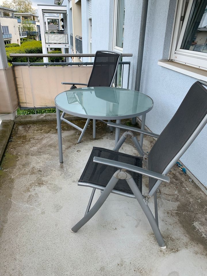 Balkonmöbel - Tisch mit 2 Stühlen in Mainz