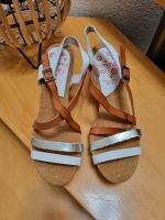 Leder Sandalen Absatz Neu Made in Spain Gr.40 weiß Silber braun Nordrhein-Westfalen - Gescher Vorschau