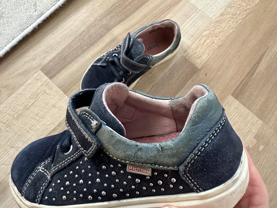 Richter Schuhe blau rosa 30 Nieten Klettschuhe Sneaker in Detmold