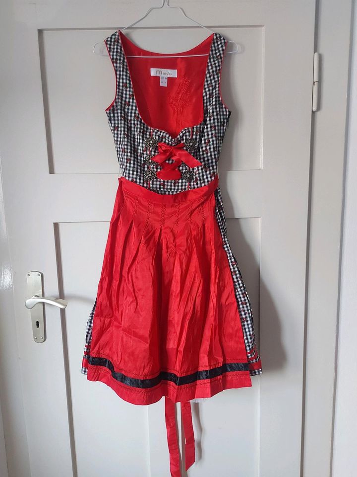 Dirndl MarJo Größe 32/34 in Pohlheim