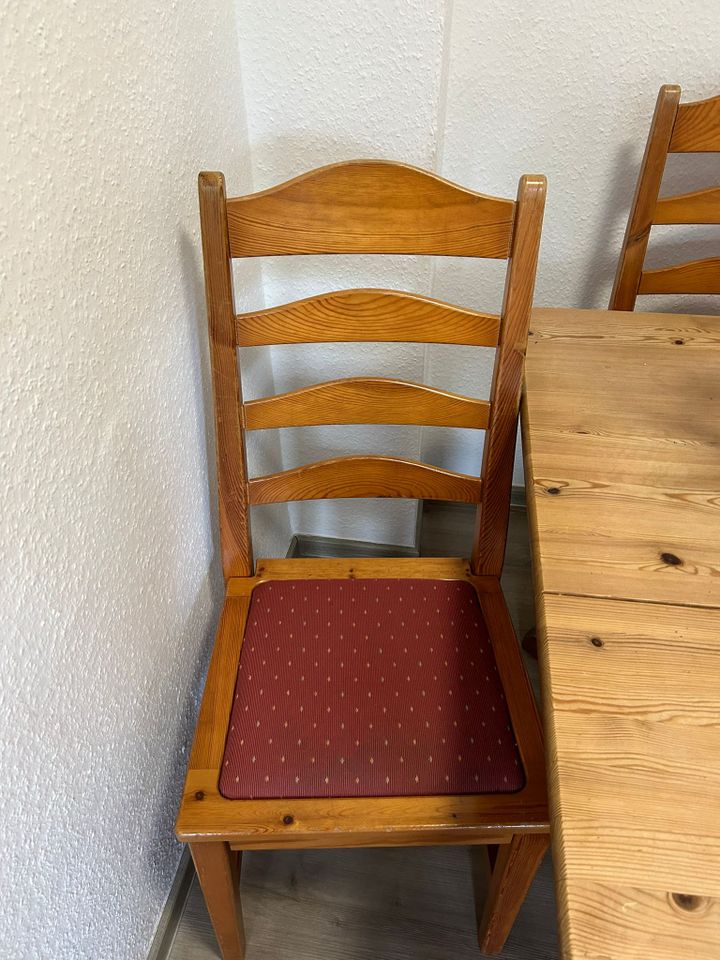 Esszimmertisch [ausziehbar] mit 4 Stühlen in Trier