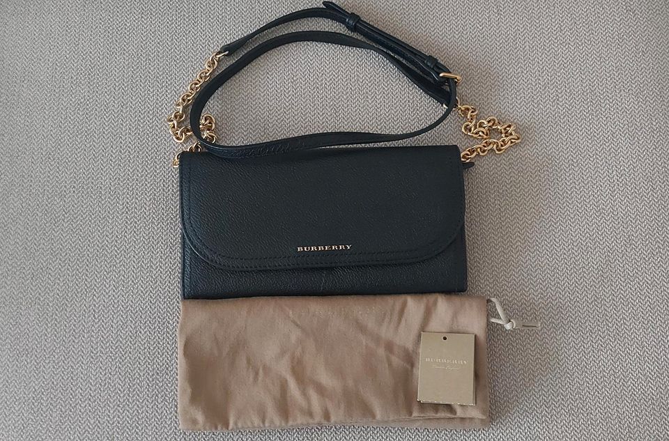 Burberry Henley Tasche in Ismaning