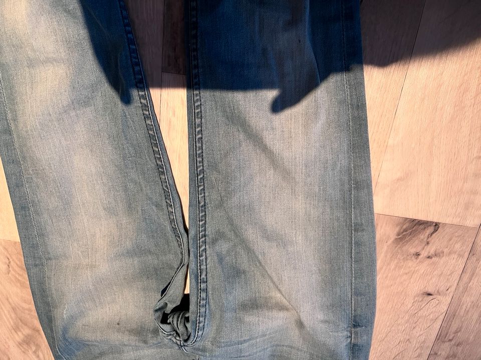 Jeans von Zara Gr 34 W 27 L 31 in Wehretal