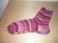 Socken Gr. 37/38 aus hochwertiger Sockenwolle Pinktöne NEU Nordrhein-Westfalen - Gummersbach Vorschau