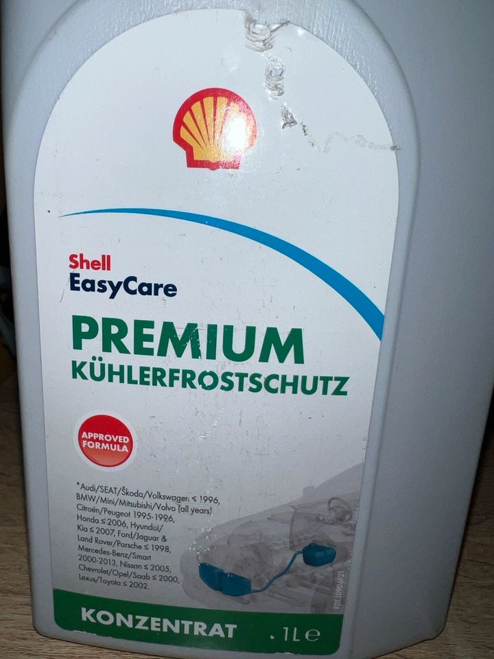 Shell Premium Kühlerfrostschutz Konzentrat Blau ~ NEU in Stuttgart