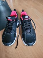 Nike Turnschuhe Gr.37,5  Neu Niedersachsen - Wolfenbüttel Vorschau