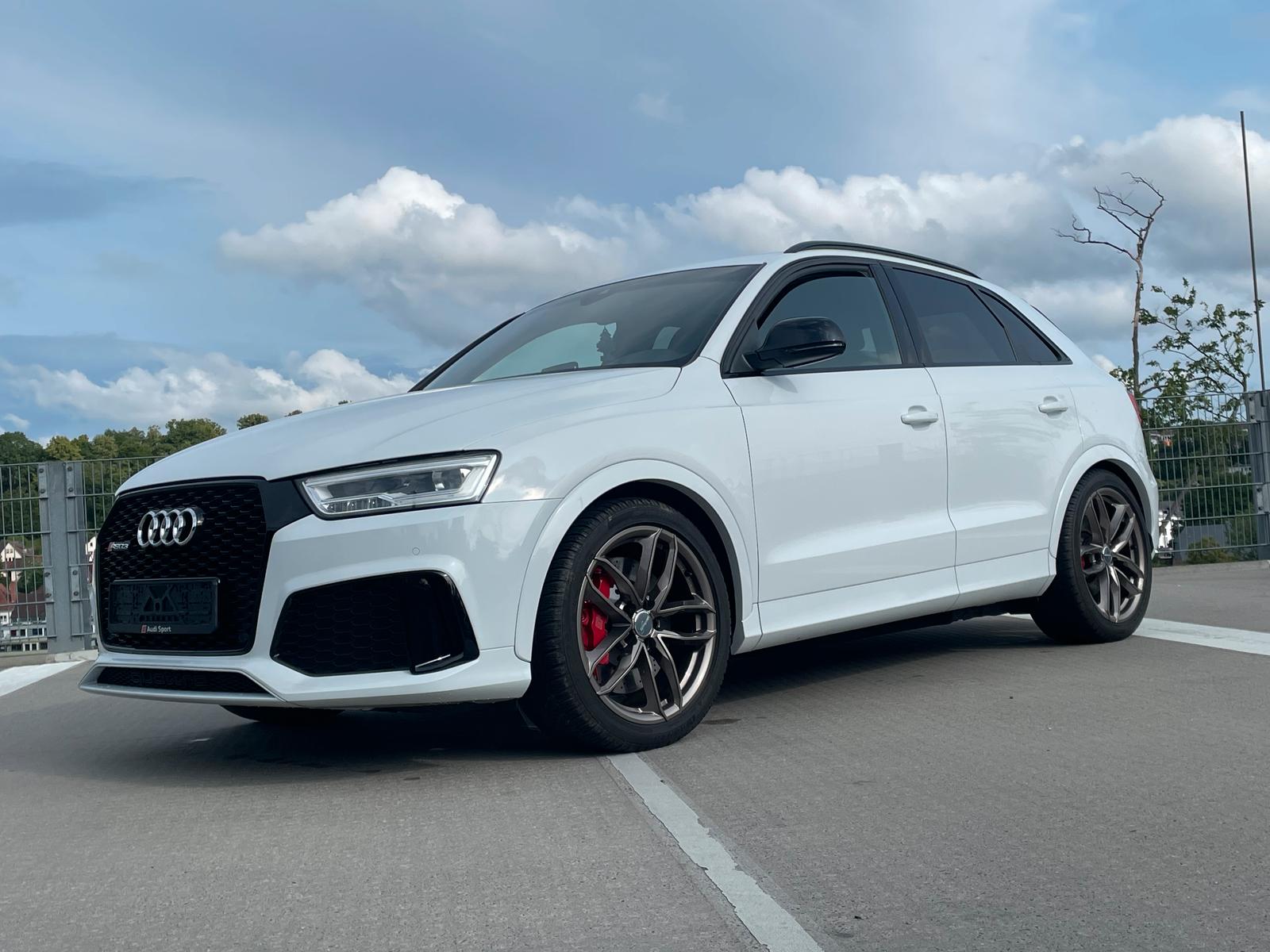 Abbildung des Autos Audi RSQ3 &quot;Performa…