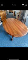 Esstisch Oval Mahagoni Nussbaum wie neu! 150 x 90 München - Schwabing-Freimann Vorschau
