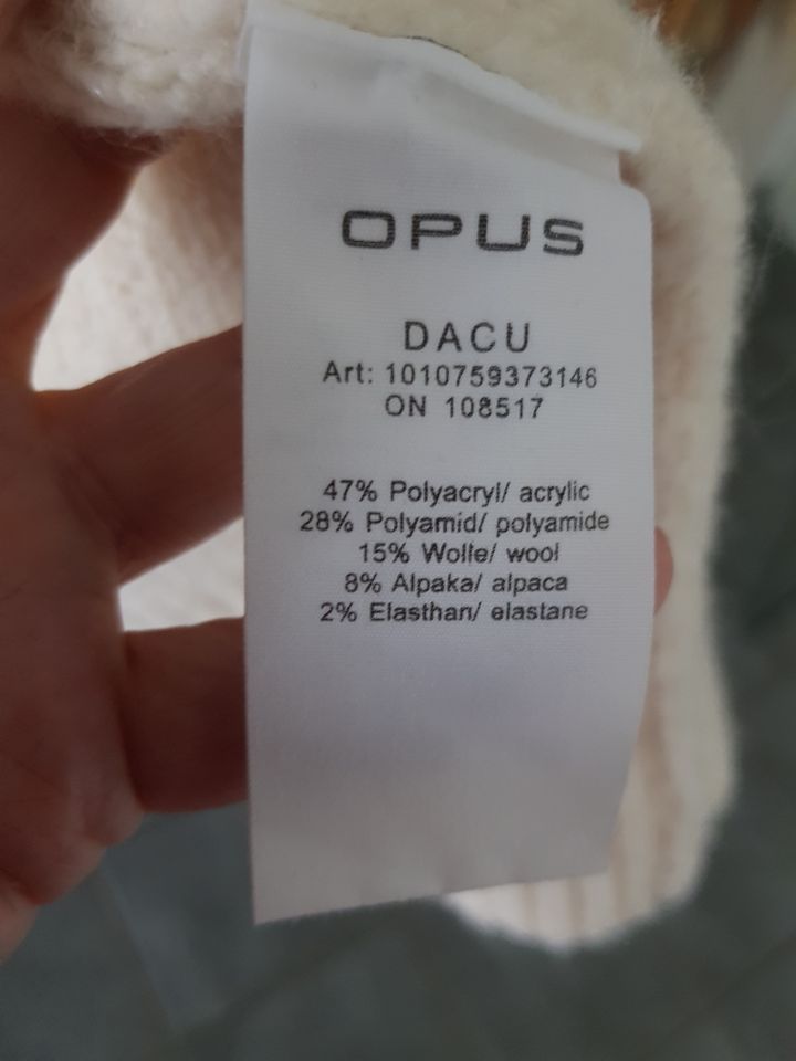 neue kuschelige lange Opus Strickweste in Walldorf