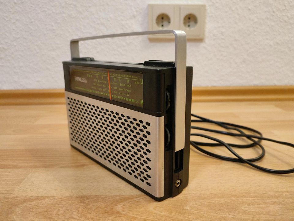Sanwa 6050 A Kofferradio Transistor Radio 70er Jahre in Coesfeld