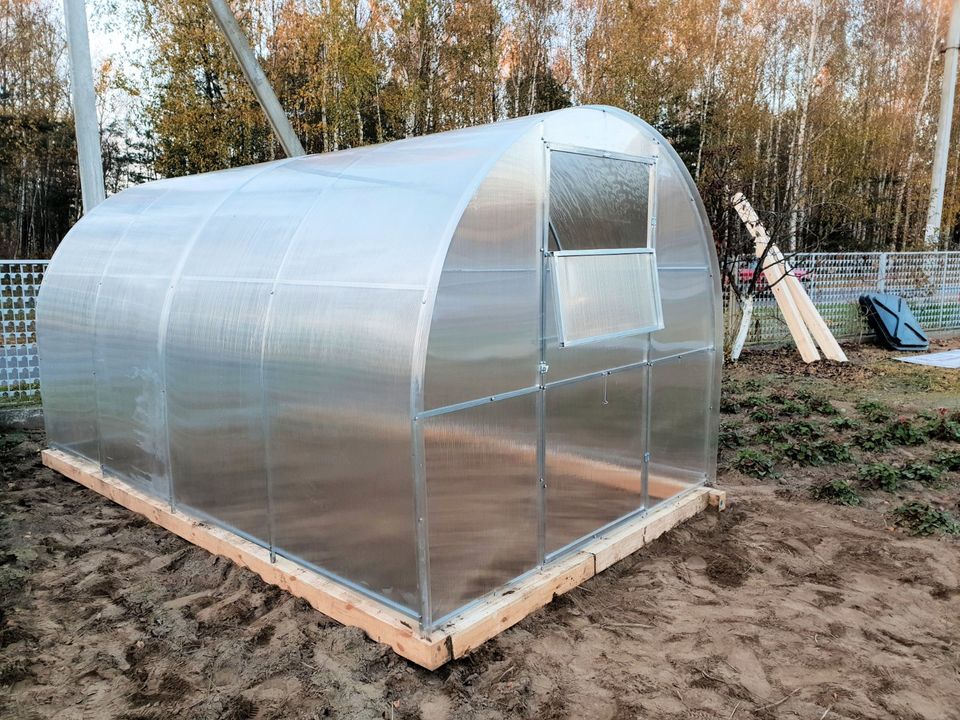 Gewächshaus ‘Agro-Kompakt 2.4 ‘ L4xH2xB2,4 m 4-10 mm Polycarbonat in Leipzig