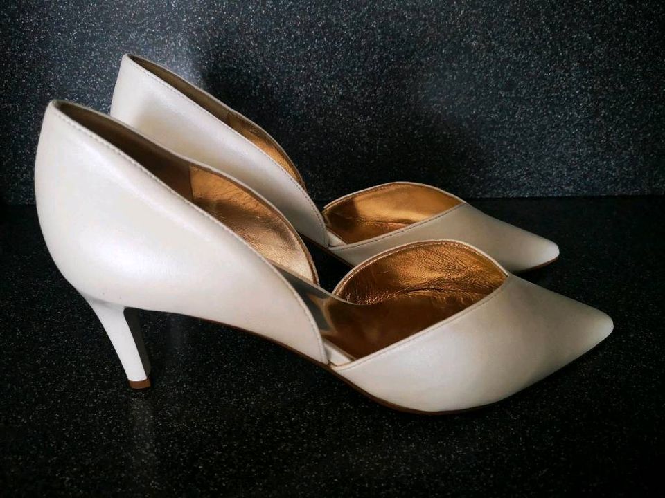 Neue Pumps, Creme weiss, von Högl in Bottrop