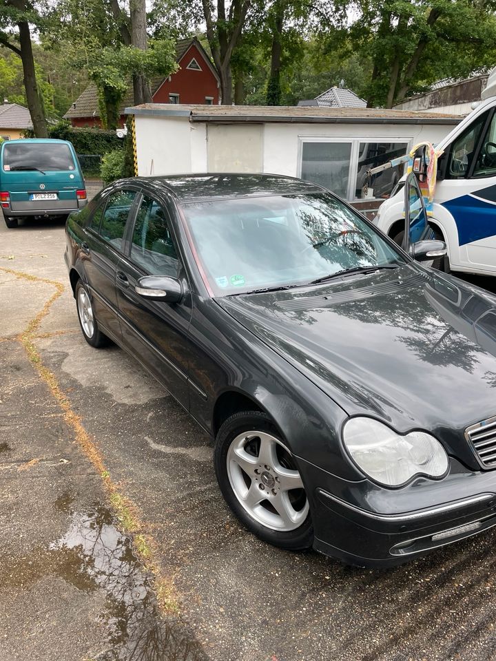 Mercedes C240 Benzin Gas 2.6l V6 in Potsdam