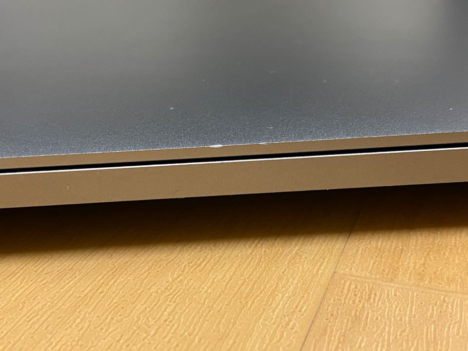 MacBook Pro M1 2022 13 Zoll (Touchbar, 256GB SSD) in Bamberg