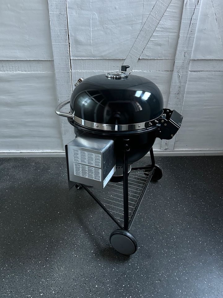 Weber Summit Charcoal Grill sehr guter Zustand in Wismar