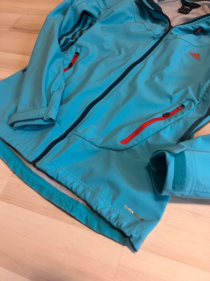 Adidas Softshell Jacke Damen in Bischofsheim