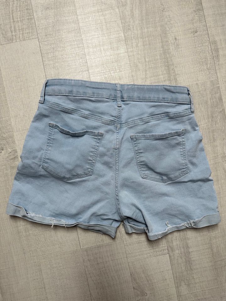Jeansshorts, Shorts, kurze Hose, H & M, Gr. 164 in Wangerland