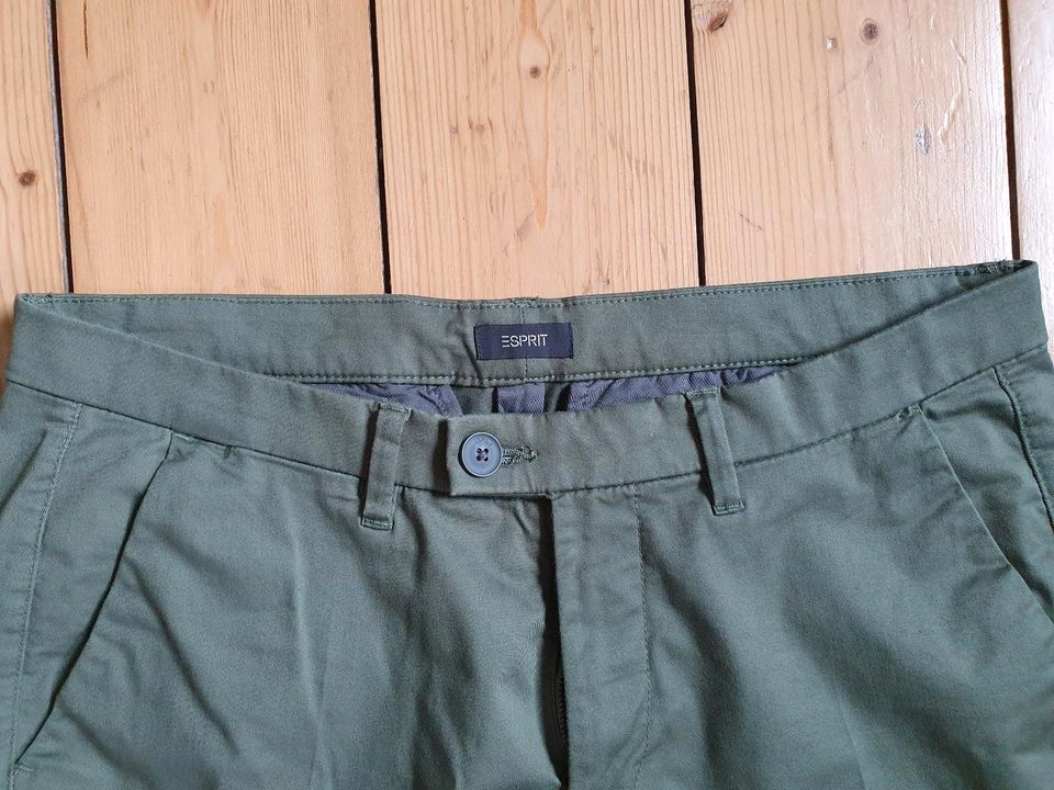 Herren Chino Hose Esprit grün/olive Gr.L in Essen