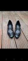 Schwarze Pumps mit Absatz von Clarks Größe 37,5 Hessen - Groß-Zimmern Vorschau