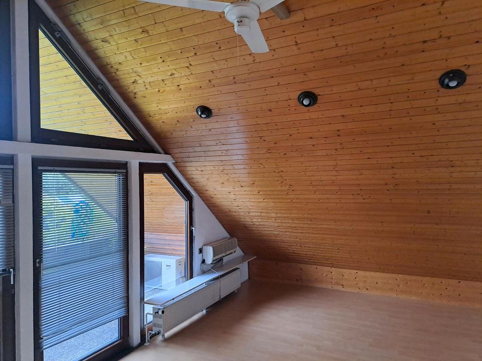Helle Dachgeschoss Wohnung zum Vermieten in Kirchardt