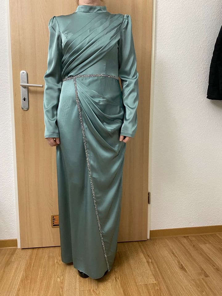 Abendkleid in Bergneustadt