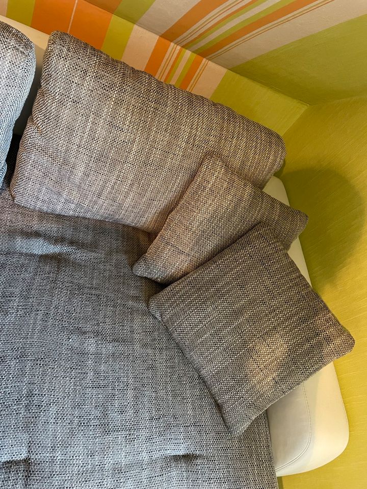 Couch Sofa Ecksofa Couchgarnitur mit Schlaffunktion in Meppen