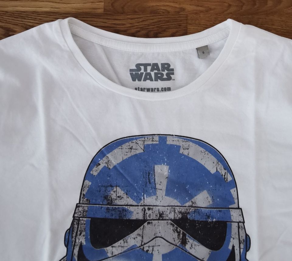 weißes Tshirt mit Druck von Star Wars in S in Frankfurt am Main