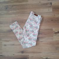 LTB Skinny Jeans Blumen Rosen Floral W27 Leipzig - Leipzig, Zentrum-Ost Vorschau