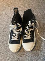 H&M Chucks schwarz 40 Niedersachsen - Buxtehude Vorschau