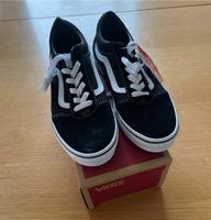 Neue Sneaker von Vans in Gr. 39 Hessen - Breidenbach (bei Biedenkopf) Vorschau