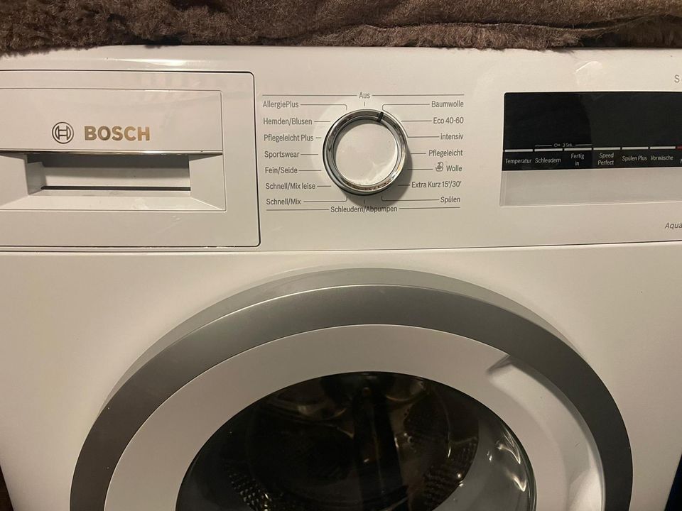 Biete Waschmaschine der Marke Bosch in Köln