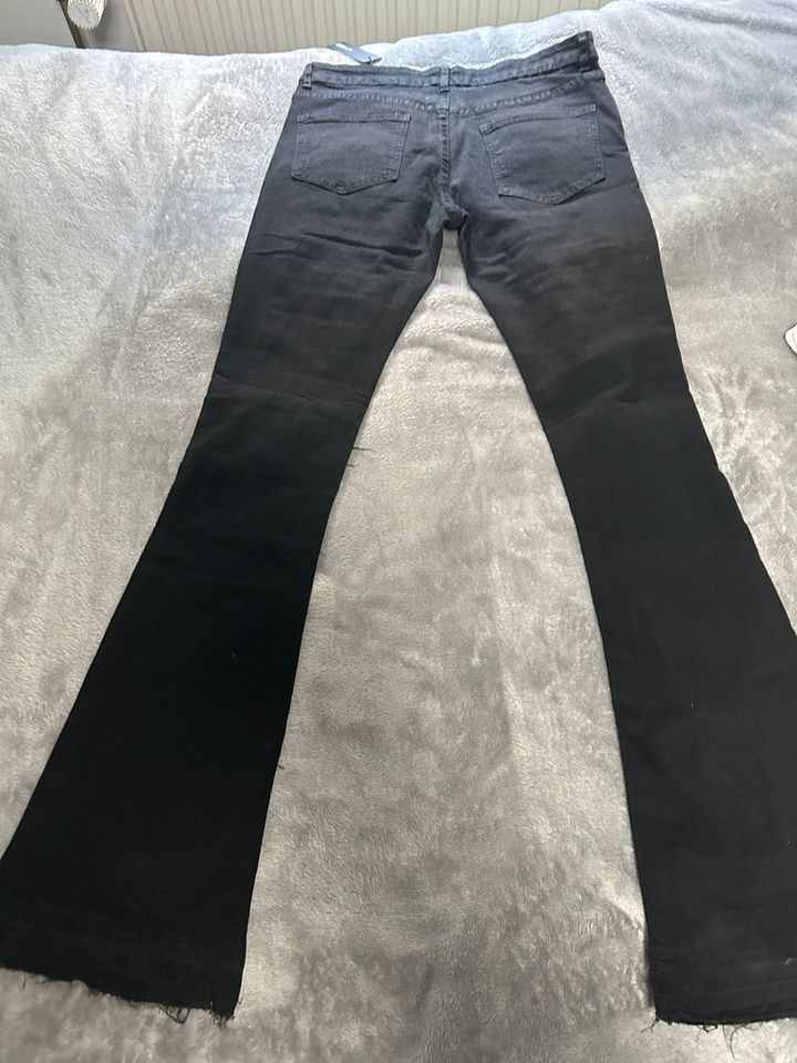 Flared Denim schwarz Gr 32 in Dorsten