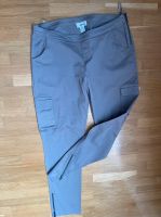 Cargo - Jeans Gr. 40 in Steingrau mit vielen Taschen Hessen - Habichtswald Vorschau