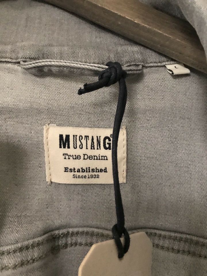 Jeansjacke *NEU* mit Etikett von Mustang in Uettingen