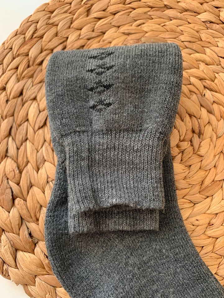 Warme Herren Socken Kniestrümpfe | grau 40/ 41 | Neu  im in Köln