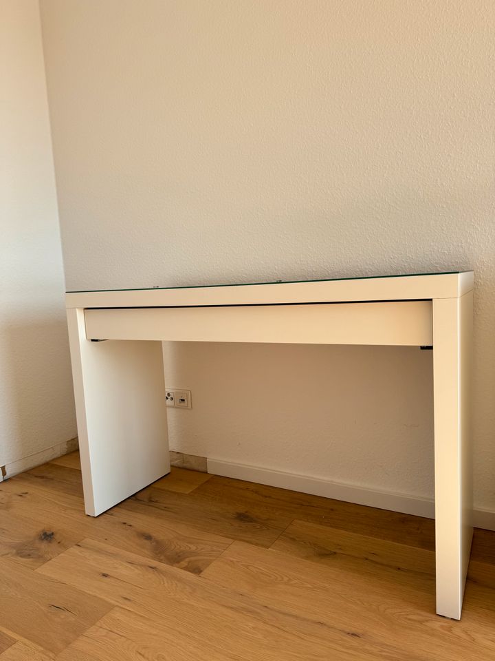 Ikea MALM Frisiertisch weiß 120x41cm in Neuss