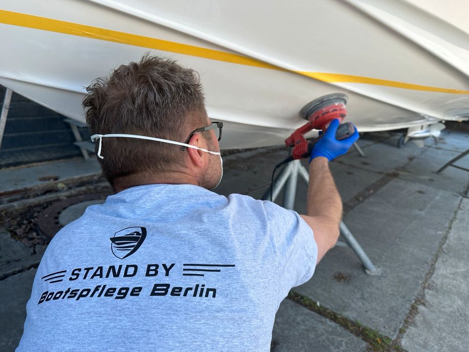 BOOTSPFLEGE GELCOAT POLITUR PERSENNING REINIGEN ANTIFOULING in Berlin