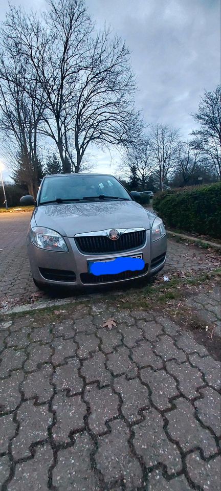 Skoda fabia  bj 2009 .  Motor  1.2.  TÜV  2026  . 1 Hand in Duisburg