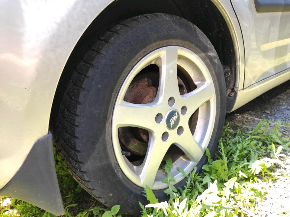 Toyota Corolla Verso-Räder (Winterreifen), 16-Zoll-Aluminiumfelge in Kirchheim