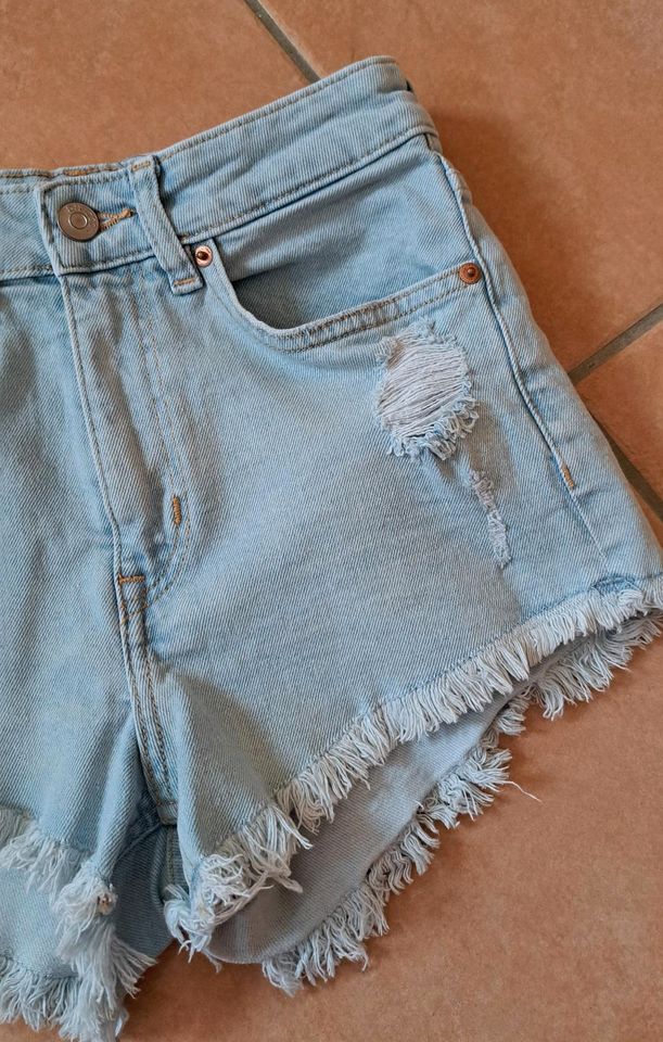 Kurze Jeans H&M Größe 36 in Reinfeld