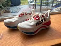 Hoka One One Skyward X mit Carbonsohle Gr. US 11 Essen - Essen-Werden Vorschau